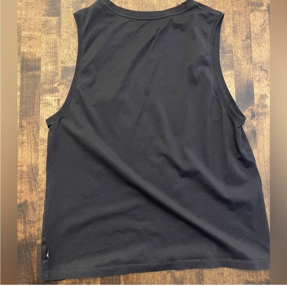 Like NEW no tags Arc'teryx Women's Black Graphic Tee - Picture 2 of 4